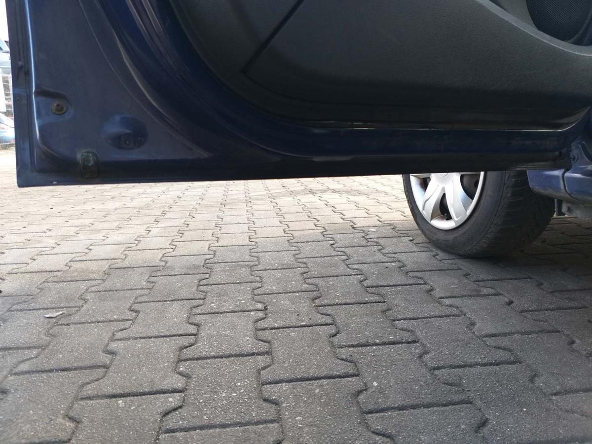 Dacia Sandero original Tür vorn links OV61H Blue Bj.2009